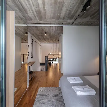 Flh Intendente Modern Mezzanine With Balcony