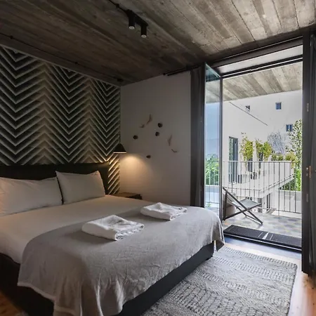 Flh Intendente Modern Mezzanine With Balcony * Lizbona