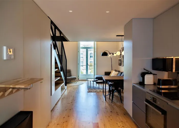 Flh Intendente Modern Mezzanine With Balcony