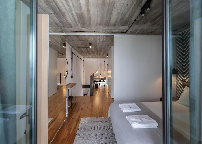 Flh Intendente Modern Mezzanine With Balcony