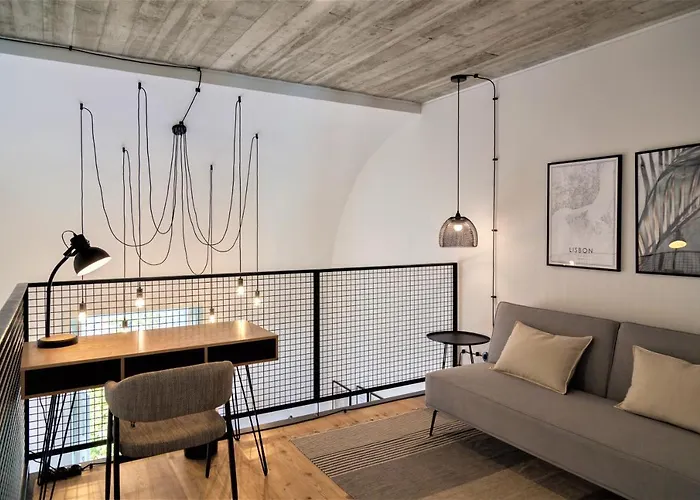Апартаменты Flh Intendente Modern Mezzanine With Balcony Лиссабон