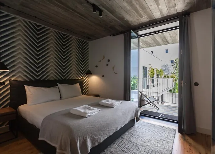 Flh Intendente Modern Mezzanine With Balcony * Лиссабон